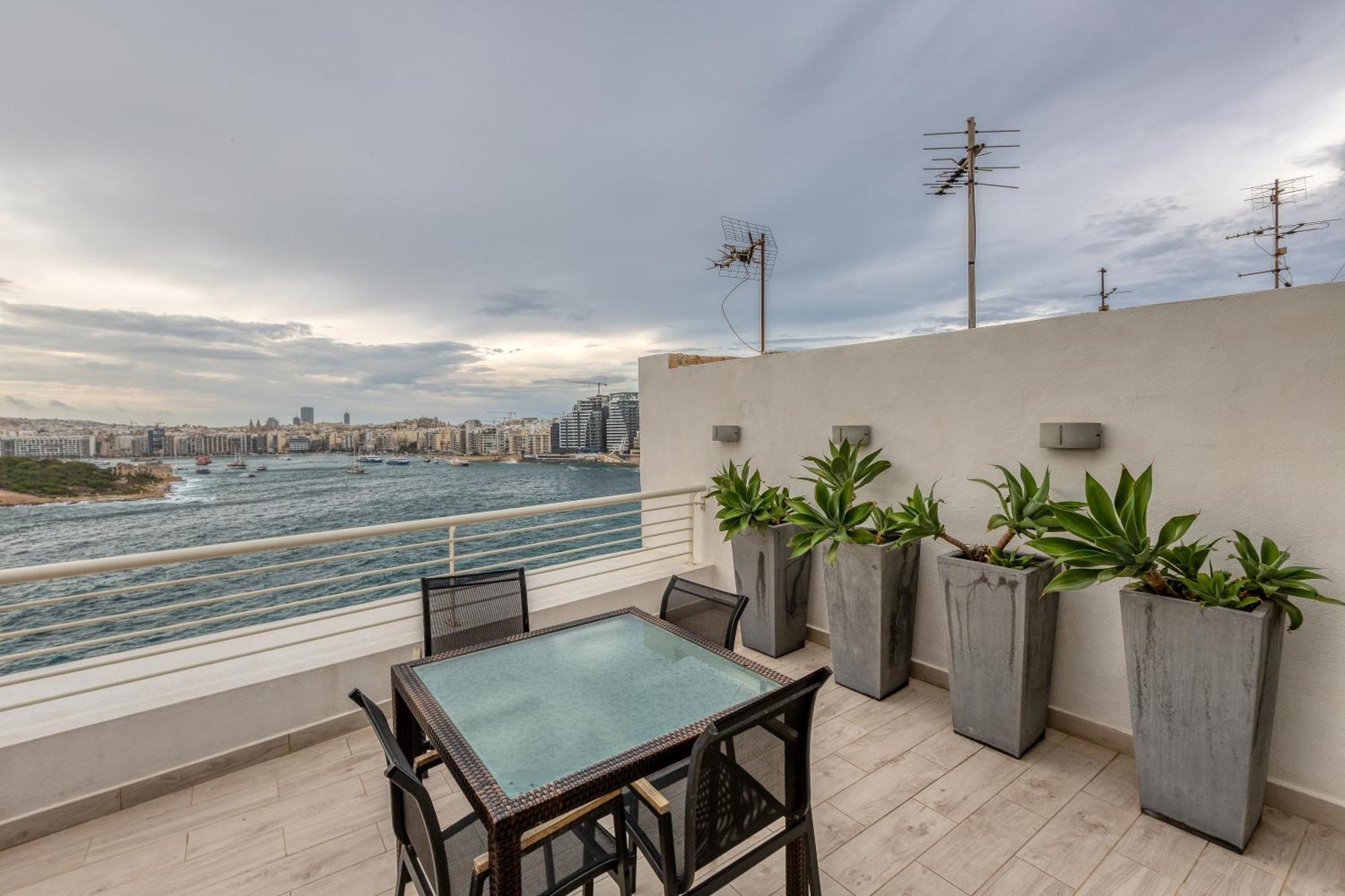 49/3 Seafront Duplex Penthouse In Valletta Exteriör bild